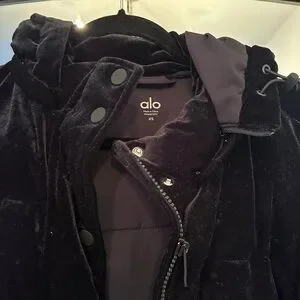 ALO Yoga Black Velvet Women's Puffer